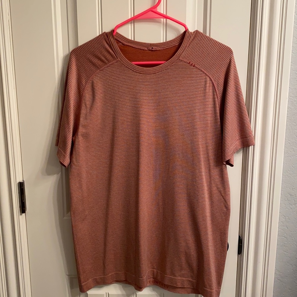 Lululemon men’s Medium Metal Vent Tech